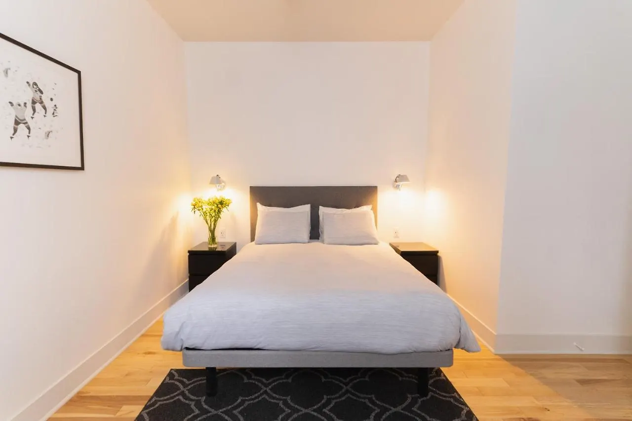 Bed And Breakfast Du Village Bbv Montreal Bed & Breakfast