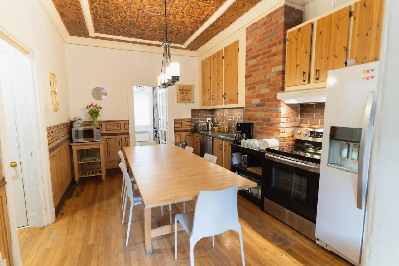 Bed And Breakfast Du Village Bbv Montreal Bed & Breakfast