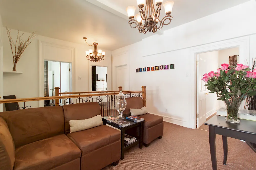 Bed And Breakfast Du Village Bbv Montreal 3*,