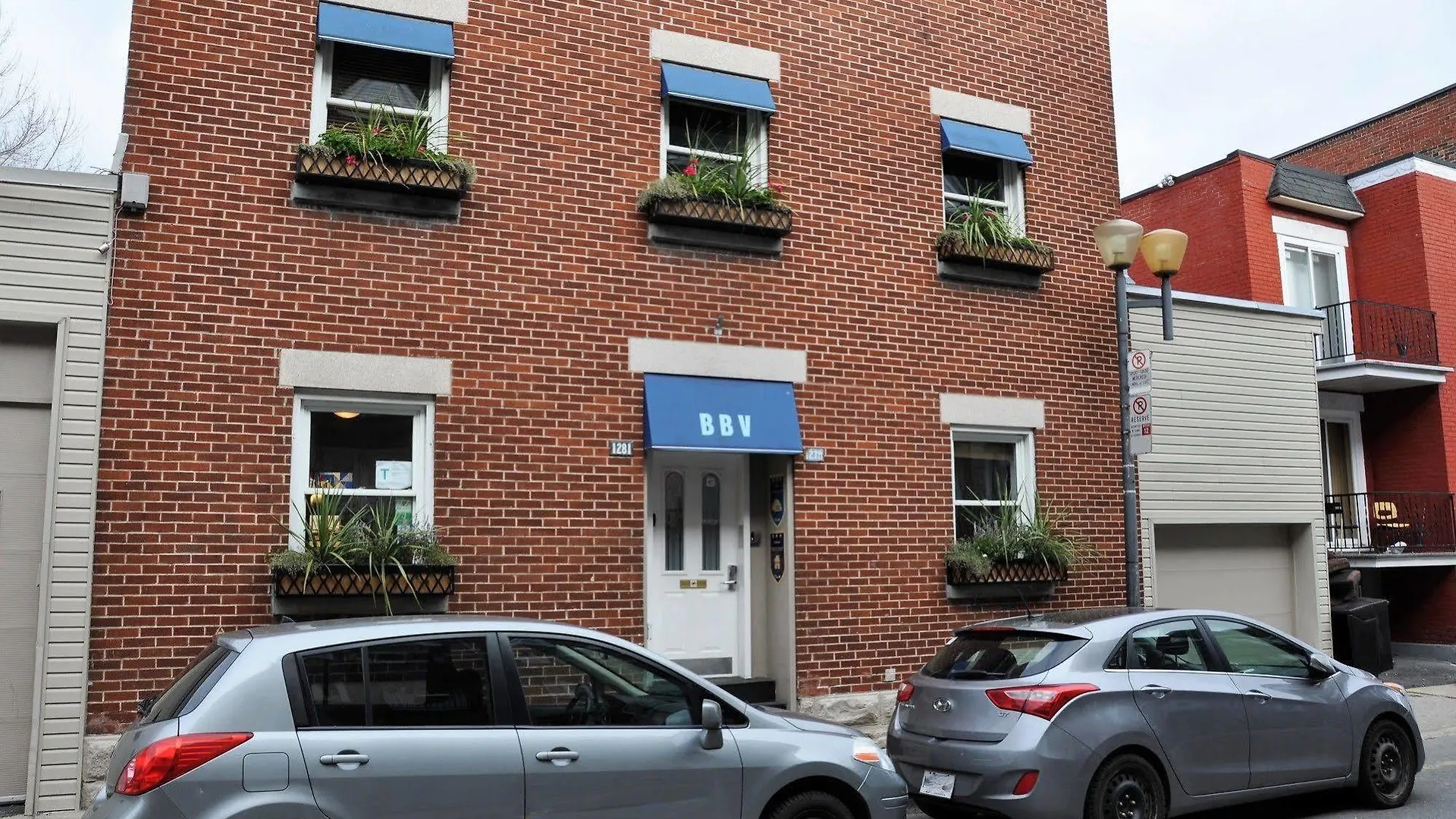 Bed And Breakfast Du Village Bbv Montreal 3*,  Canada