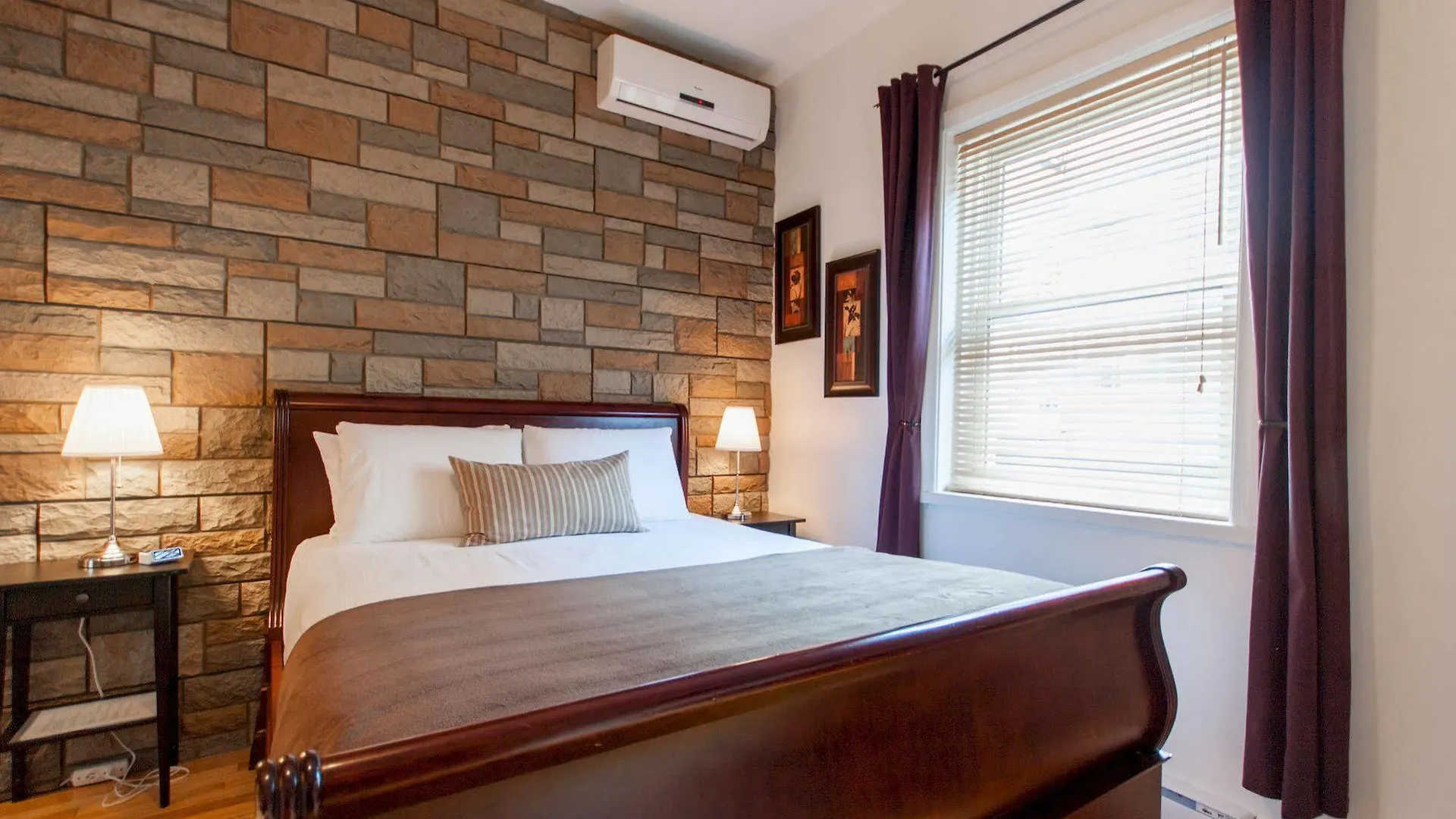 Bed And Breakfast Du Village Bbv Montreal Bed & Breakfast