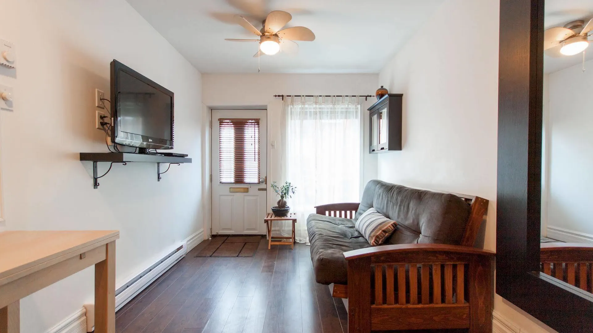 *** Bed & Breakfast Bed And Breakfast Du Village Bbv Montreal Canada